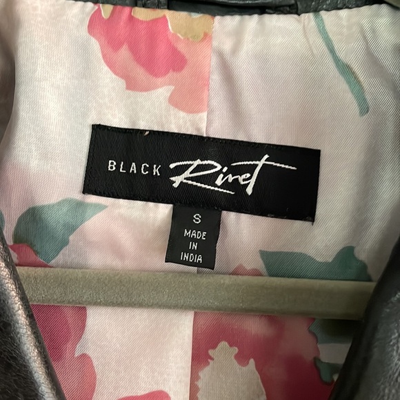 Vintage black mid length button up leather jacket. Size Small - Picture 2 of 6